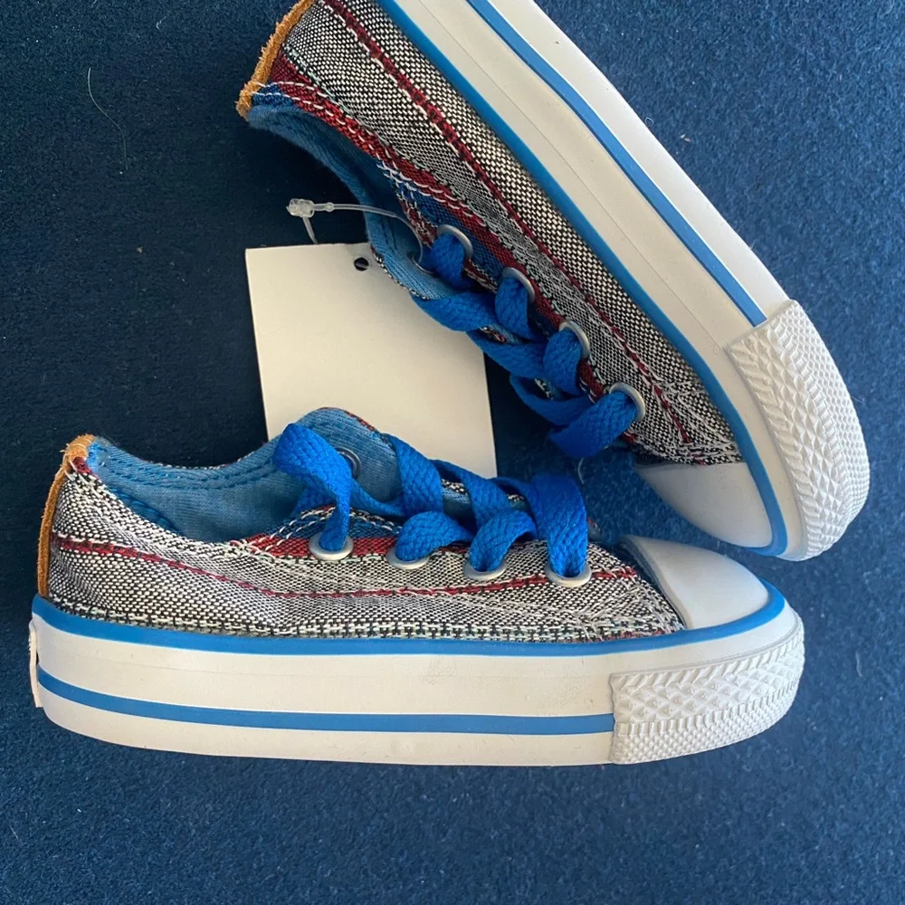 CUTEST little striped converse with leather accents! Unisex! Sturdy and adorable
